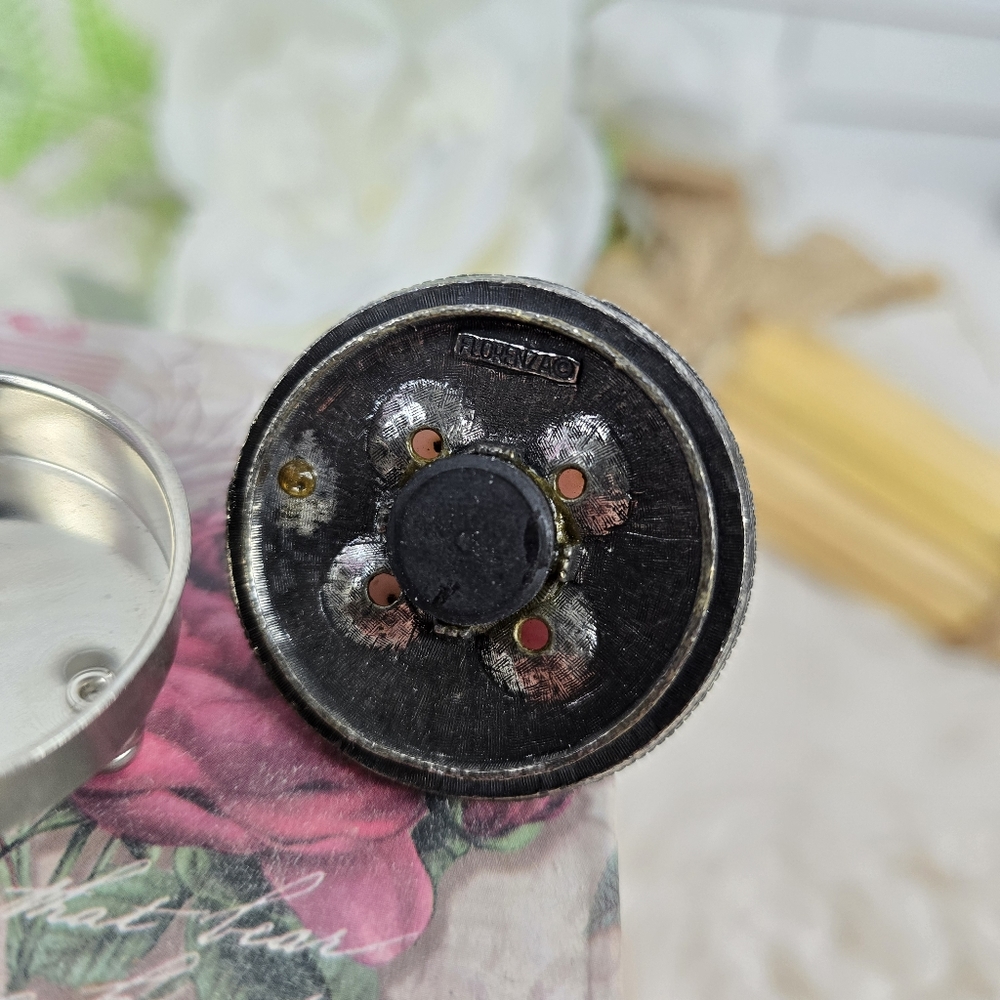 Vintage Mini Trinket Box in the Shape of a Pan - Picture 14 of 15